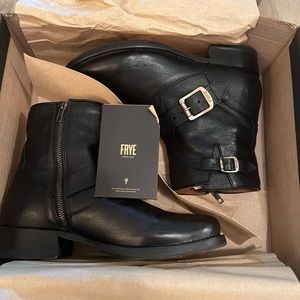 EUC Frye Vicky Engineer Boots Size 9